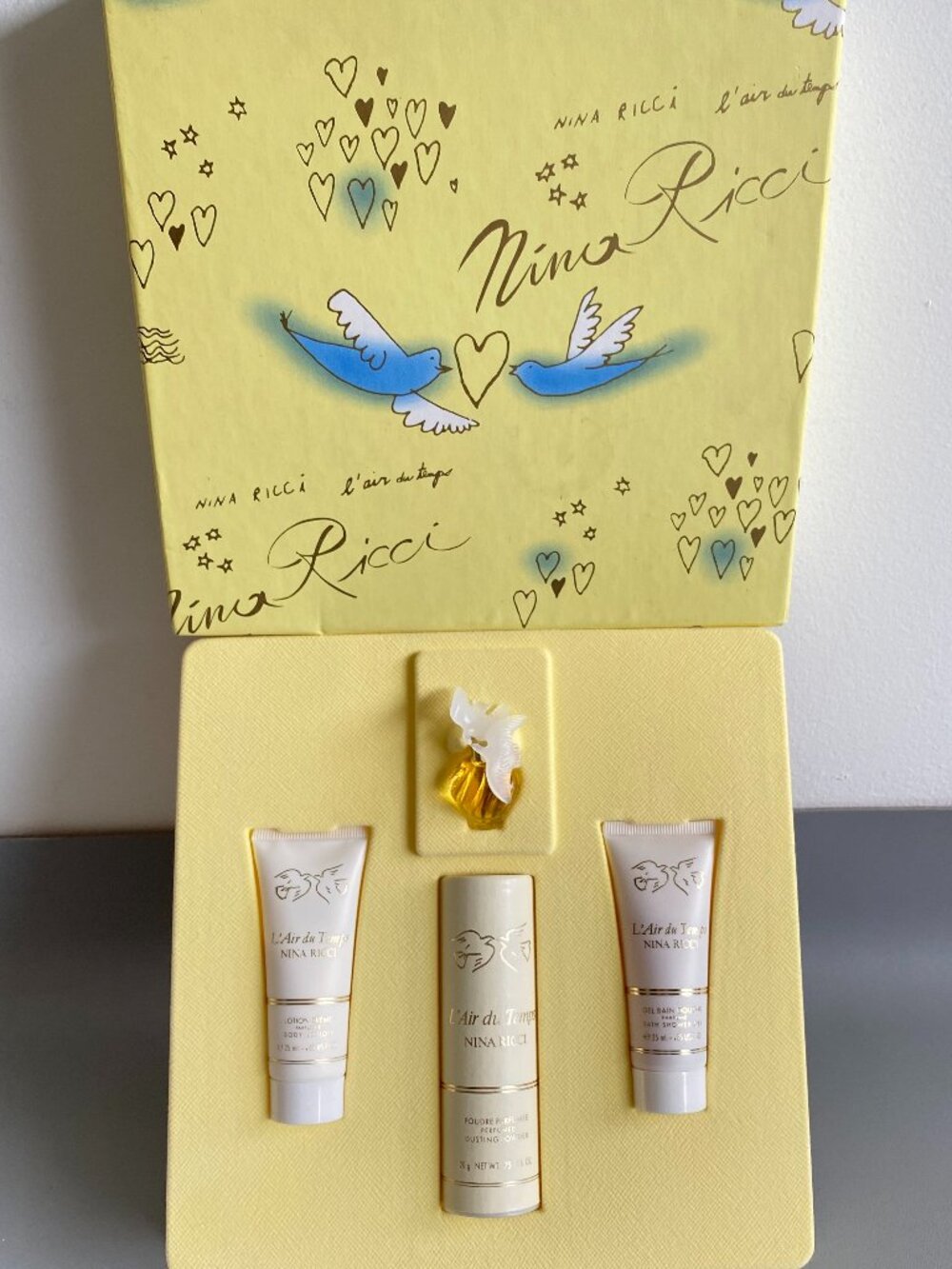 Vintage Nina Ricci L'Air du Temps "Magie Charmante" Luxe Gift Set NIB